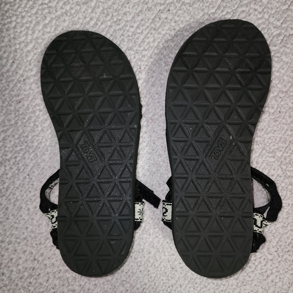 Teva Comfy Boho Stylish Sandals - Picture 3 of 5